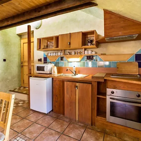 U Hada Guest house