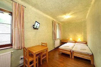 Casa de hóspedes U Hada 3*