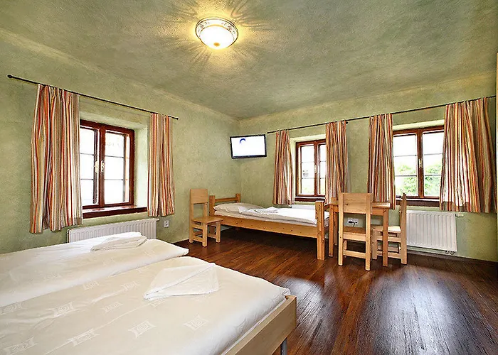 Casa de hóspedes U Hada 3*