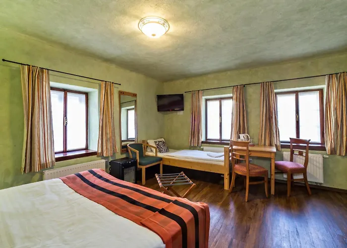 Casa de hóspedes U Hada 3*